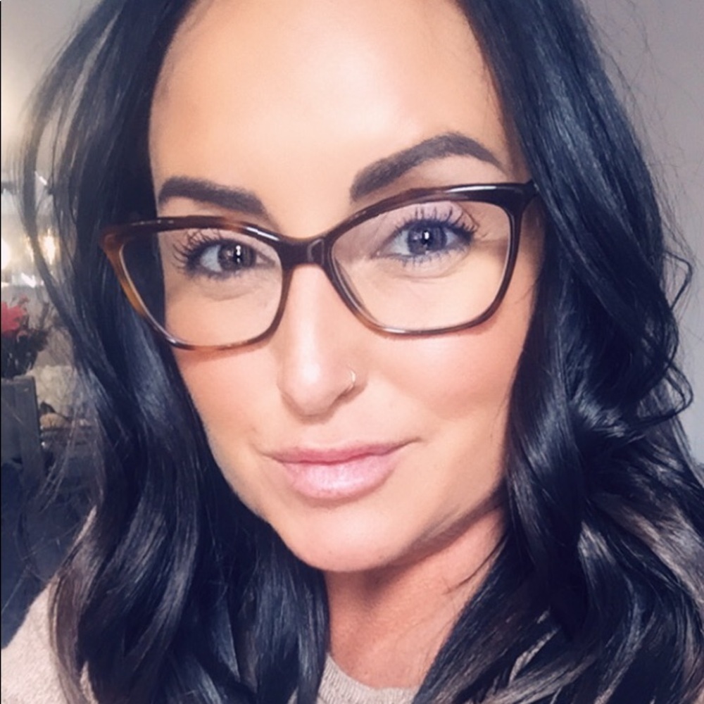 Meet your Posher, Candie